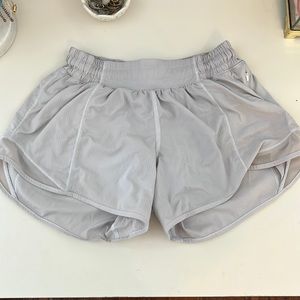 Lululemon White Hotty hot shorts 2.5